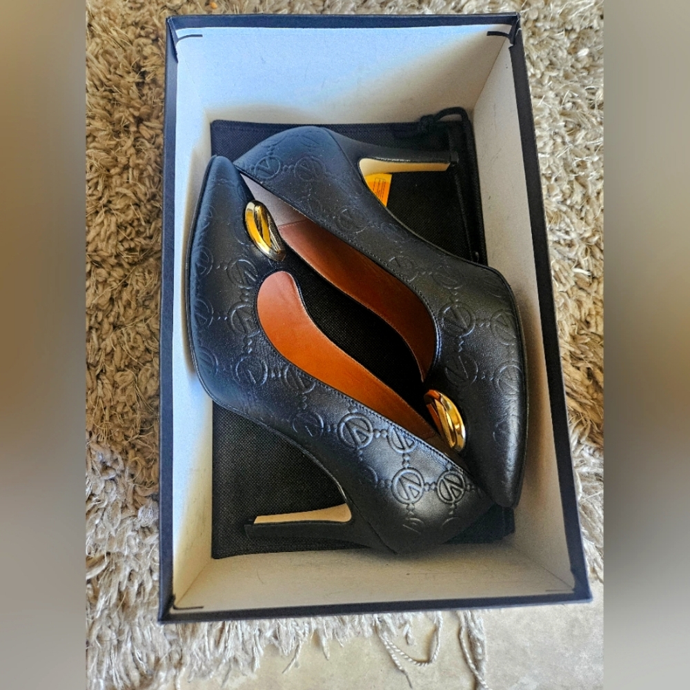 Valentino heels size 8